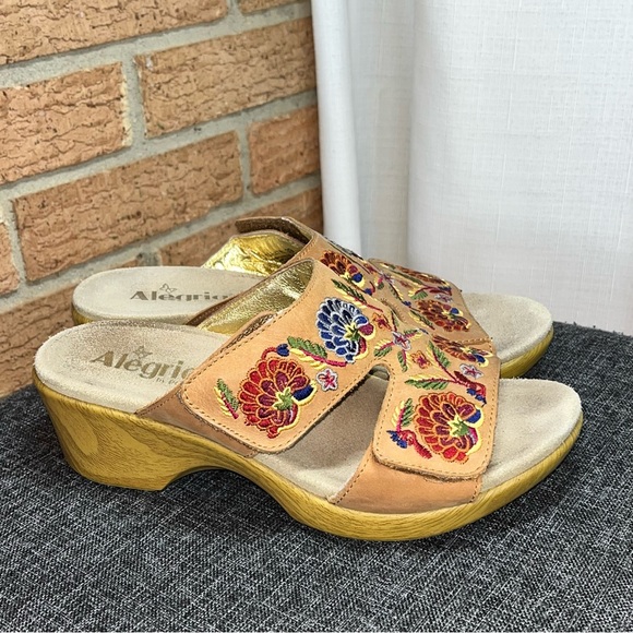 Alegria Linn floral tan sandals- 39 / 8.5-9 - Picture 3 of 7